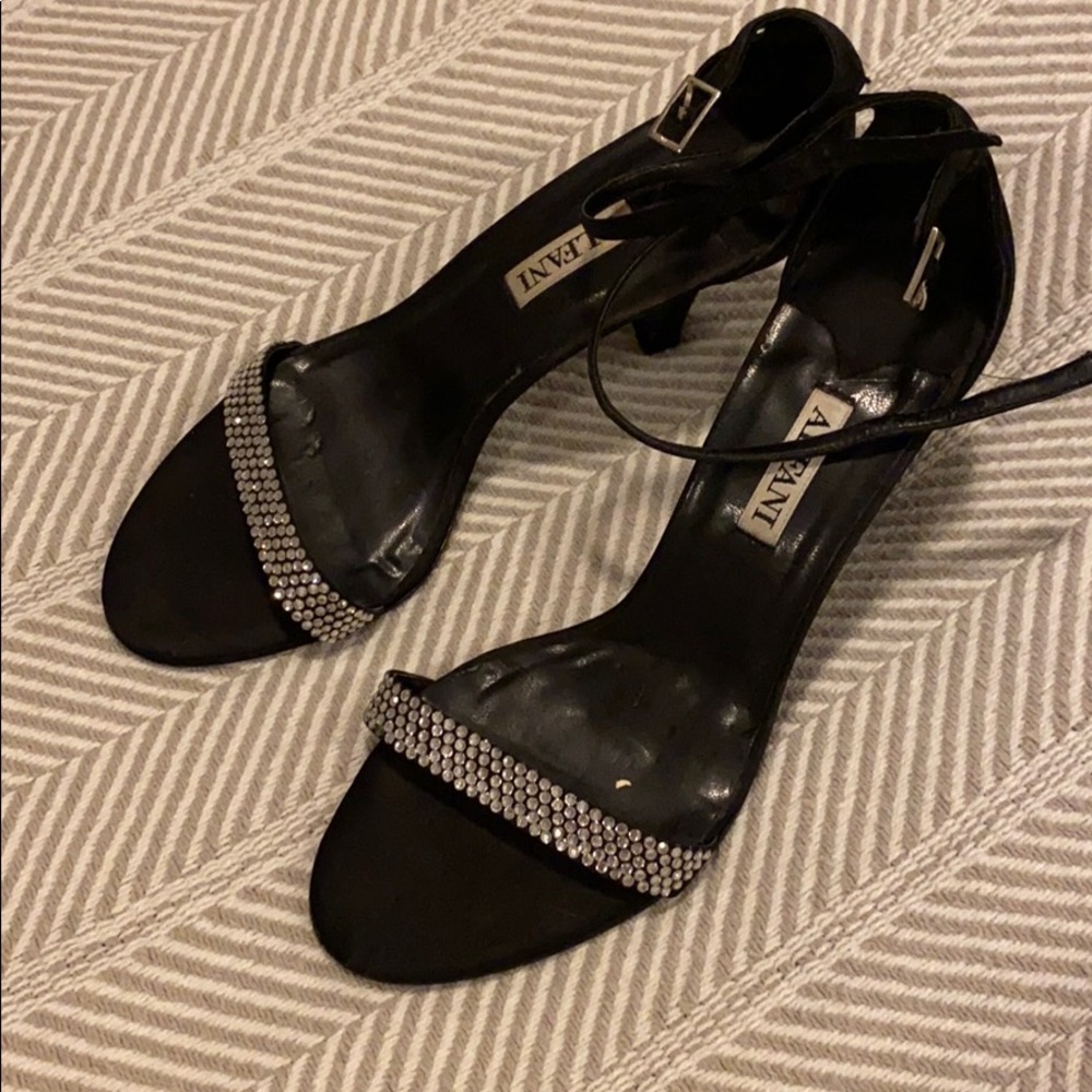 Sandals/Black heels